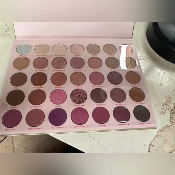 Other - Morphe 350X Natural Flirt